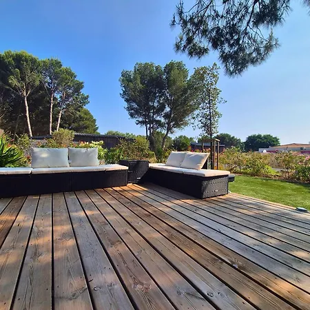 Friendly - 2 Chambres, Jardin, à 5 Minutes De La Casa de Férias